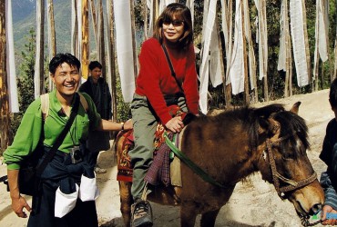 Horse riding to Taktshang